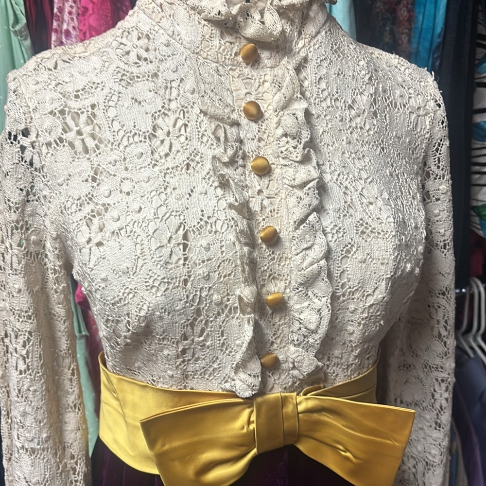 True Vintage Cream lace and Purple velvet mini dress 1960s - Picture 2 of 4